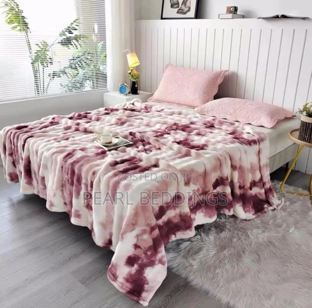 Luxurious Quality Extra Comfy Bubble Blanket Available