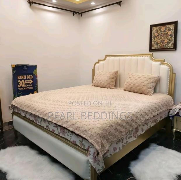 Premium Luxurious Soft and Comfy Flannel Blanket With 2 Pillowcases photo 4