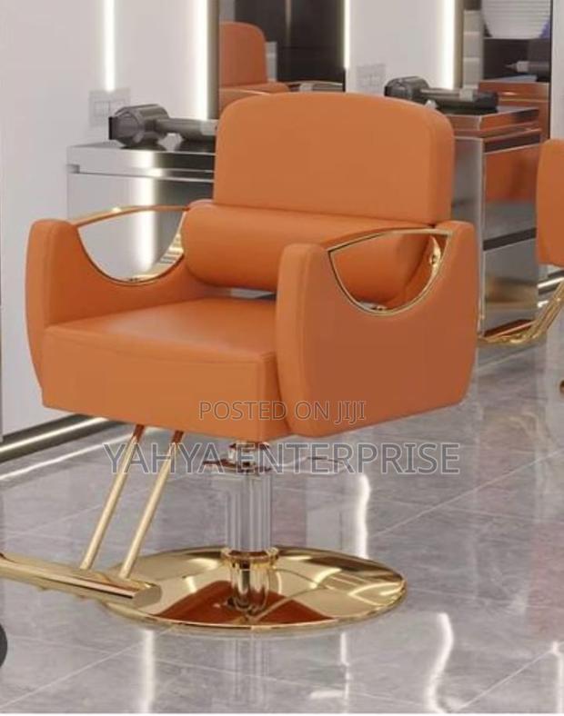Executive Barbering Chair Golden · Photo 2