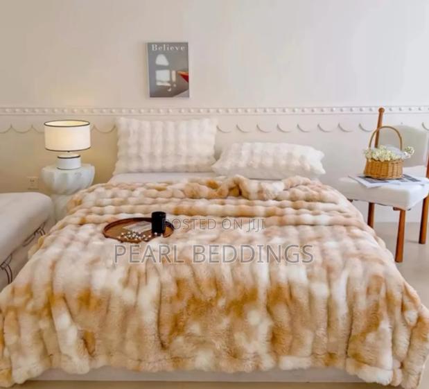 Premium Quality Extra Soft And Comfortable Bubble Blanket Available photo 2