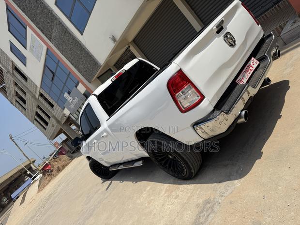 Dodge RAM 1500 5.7 Petrol AWD 2020 White photo 7