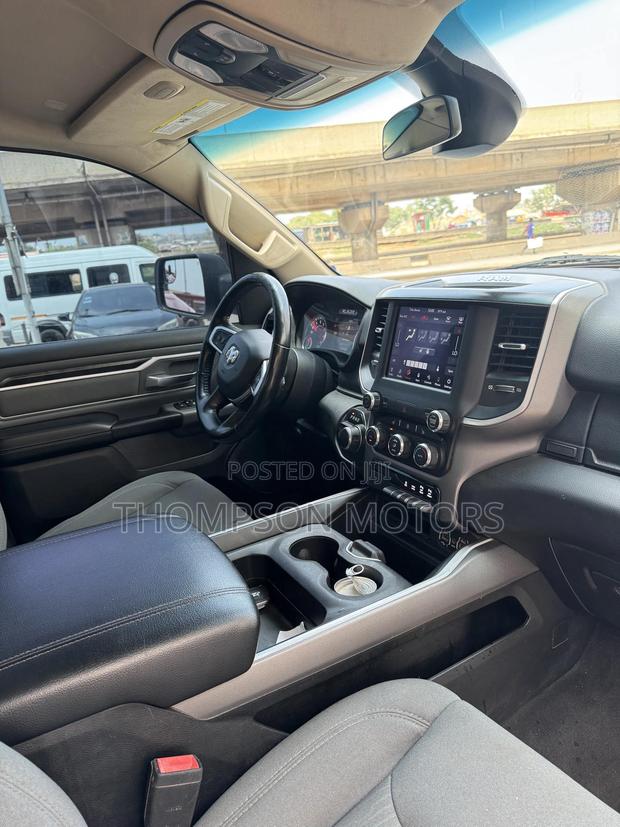 Dodge RAM 1500 5.7 Petrol AWD 2020 White photo 4