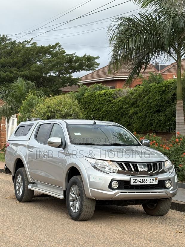 Mitsubishi L200 Double Cab 2.4 154hp 4WD 2018 Silver