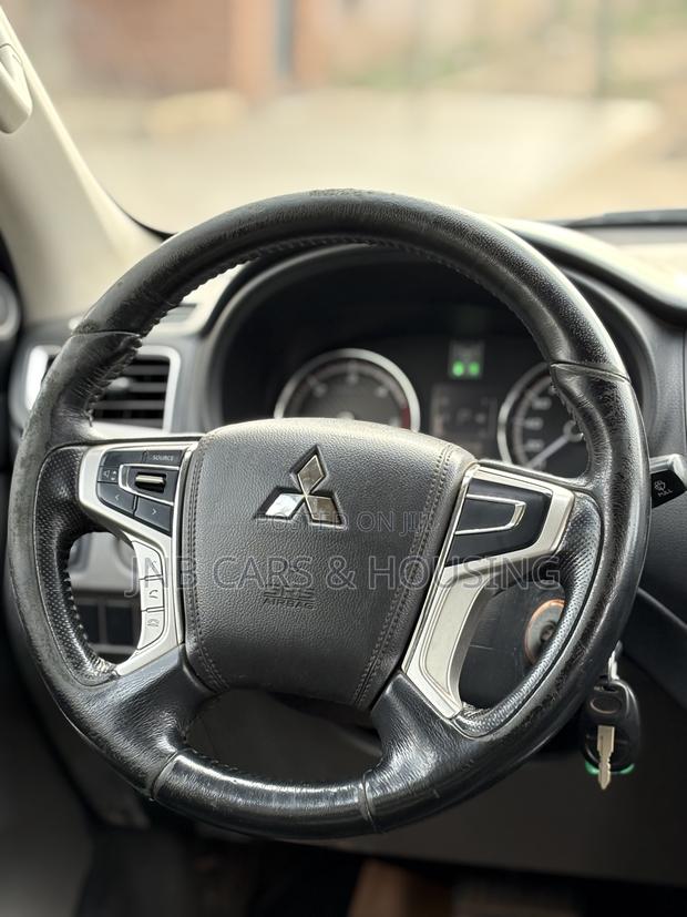 Mitsubishi L200 Double Cab 2.4 154hp 4WD 2018 Silver