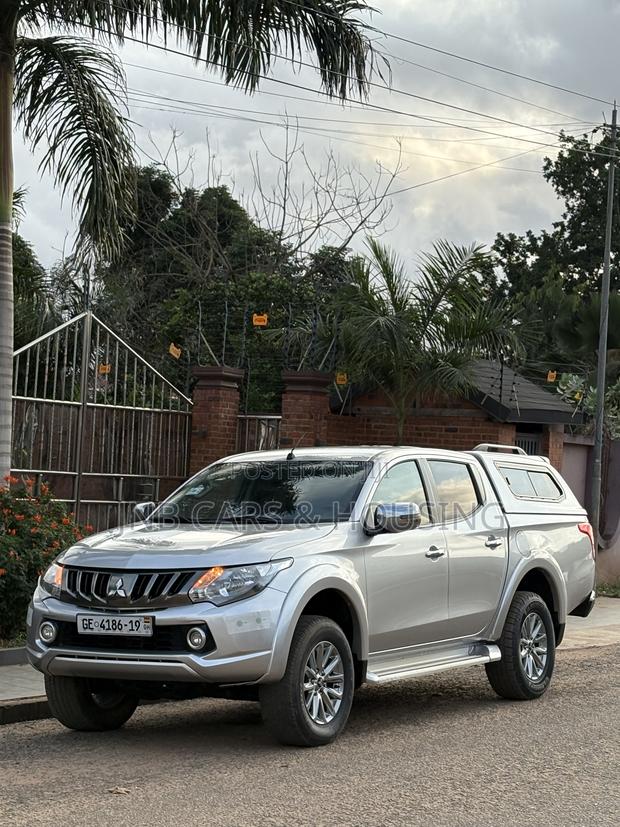 Mitsubishi L200 Double Cab 2.4 154hp 4WD 2018 Silver
