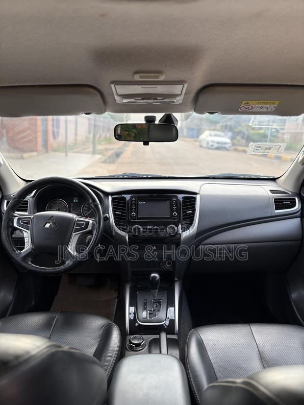 Mitsubishi L200 Double Cab 2.4 154hp 4WD 2018 Silver