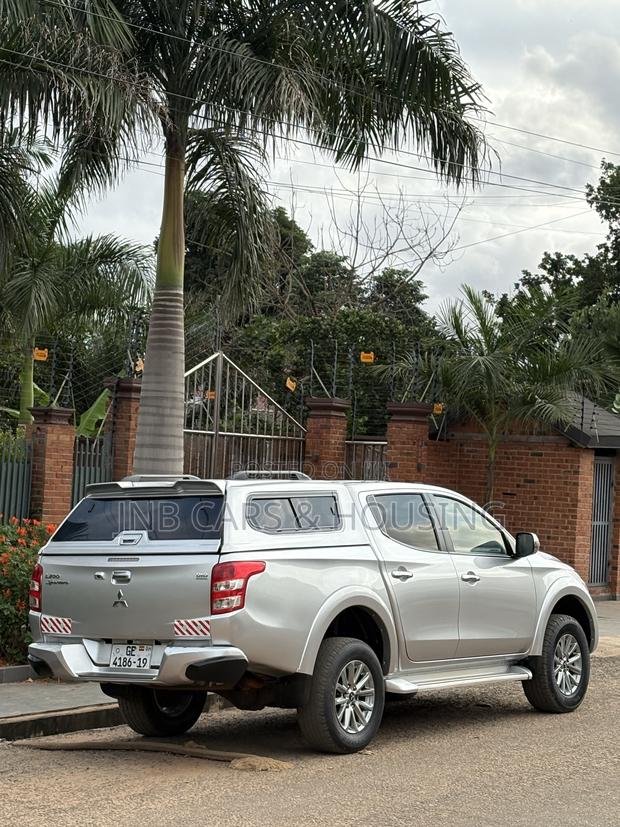 Mitsubishi L200 Double Cab 2.4 154hp 4WD 2018 Silver