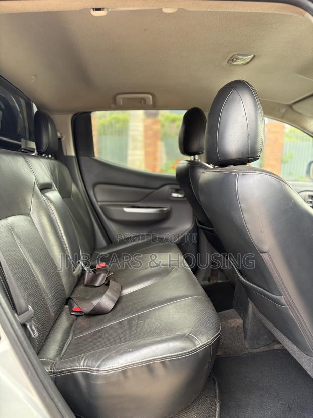 Mitsubishi L200 Double Cab 2.4 154hp 4WD 2018 Silver