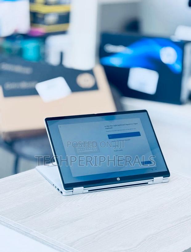 New Laptop HP OmniBook 5 14" 8GB Intel Core I5 SSD 512GB photo 2