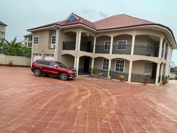 Executive 6 Bedrooms Fully Furnished House for Rent at Fumesua Ekyem