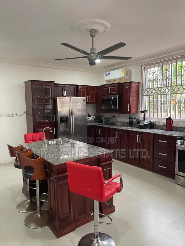 Executive 6 Bedrooms Fully Furnished House for Rent at Fumesua Ekyem photo 7