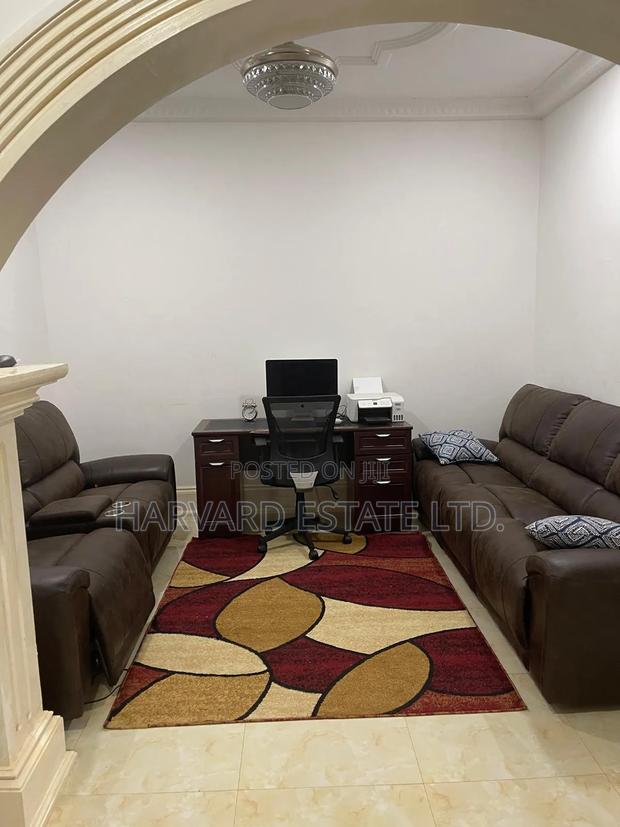 Executive 6 Bedrooms Fully Furnished House for Rent at Fumesua Ekyem photo 9