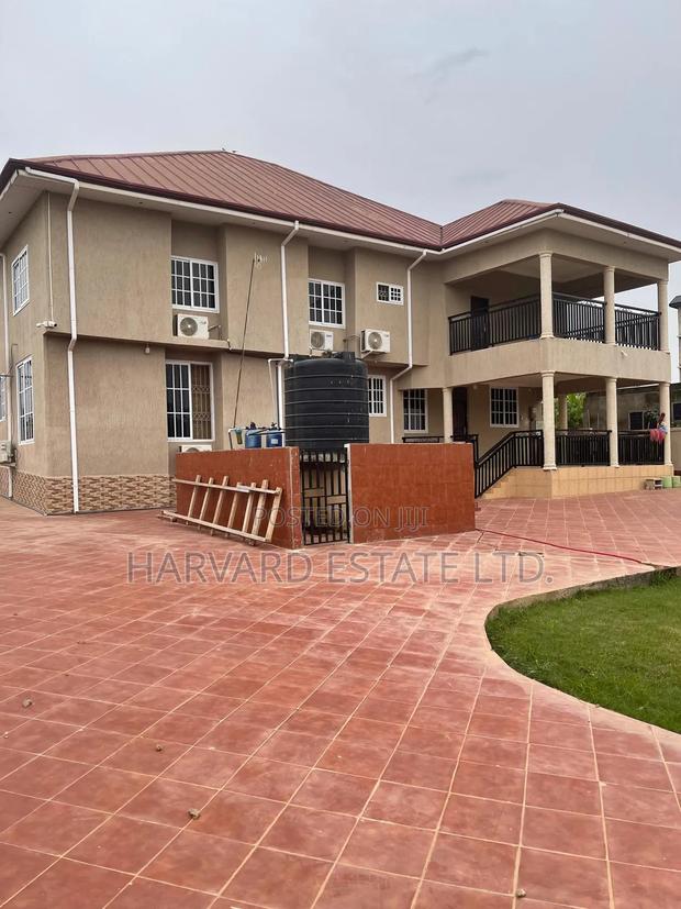 Executive 6 Bedrooms Fully Furnished House for Rent at Fumesua Ekyem photo 20