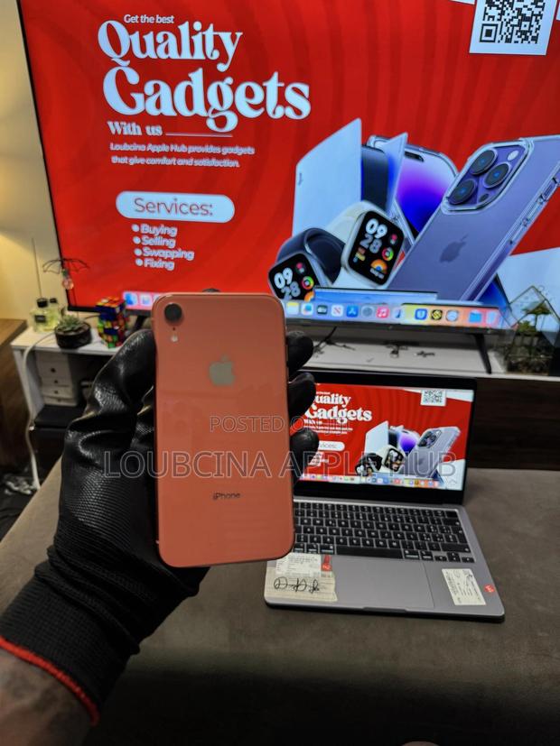 Apple iPhone XR 64 GB Orange · Photo 3