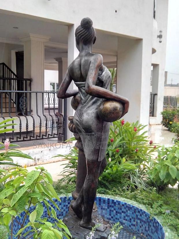 We Build Statues Water Fountain · Photo 3
