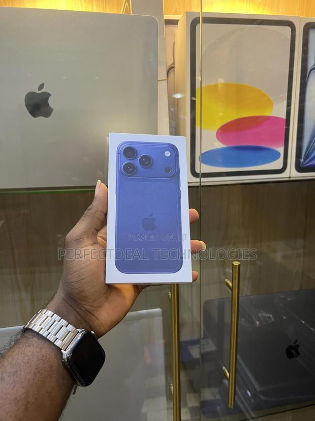 New Apple iPhone 17 Pro 256 GB Blue