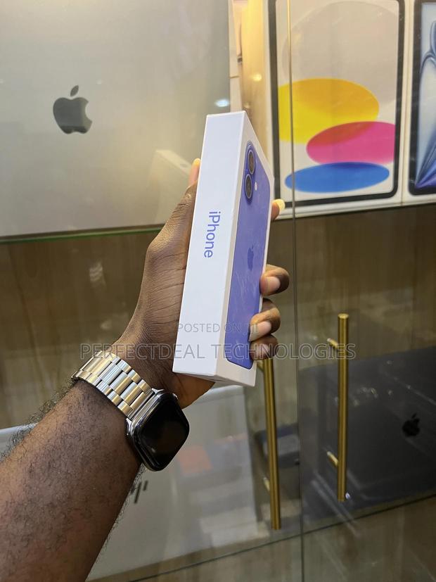 New Apple iPhone 16 128 GB Blue photo 2