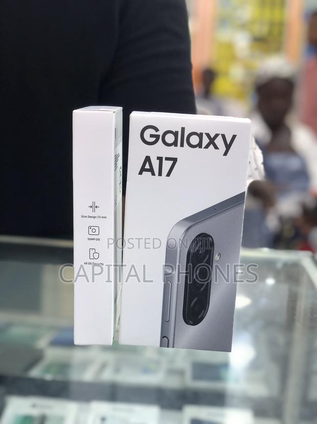 New Samsung Galaxy A17 128 GB Gray · Photo 2