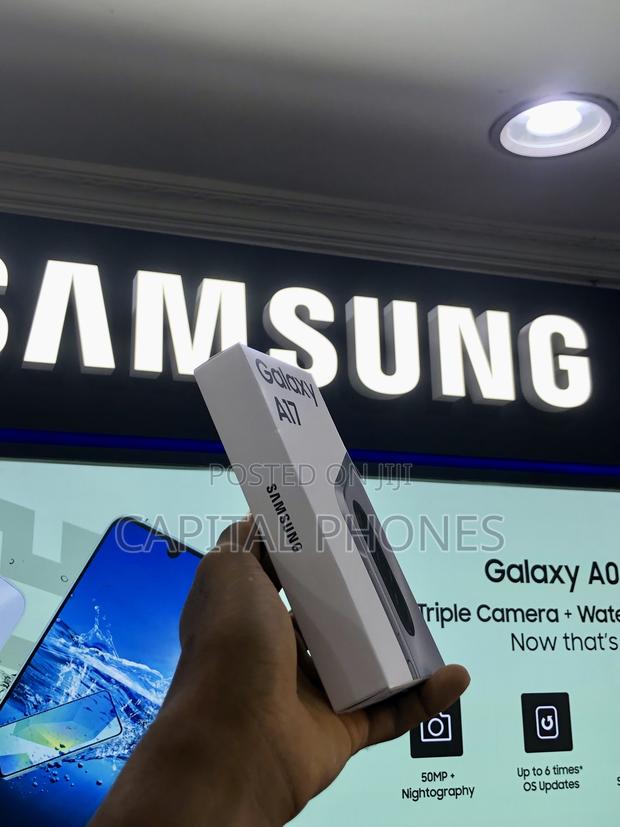 New Samsung Galaxy A17 128 GB Gray · Photo 3