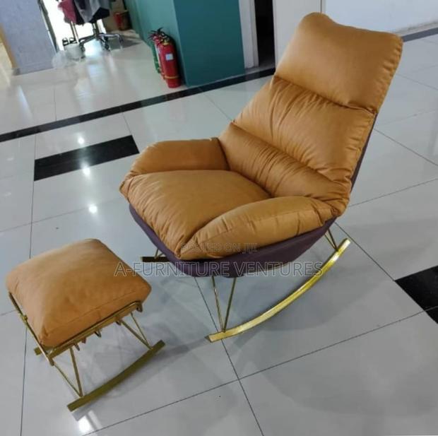 Yellow Rocking Sofa Chair · Photo 2