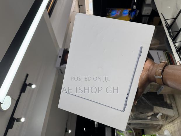 New Laptop Apple MacBook Air 2025 M4 15-Inch 16GB Apple M4 SSD 256GB