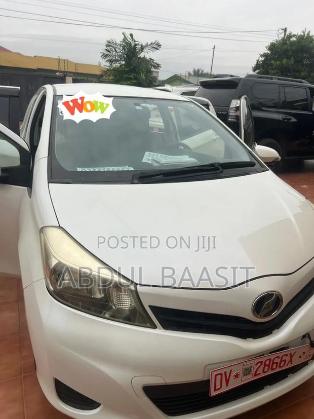 Toyota Vitz 1.5 FWD 5dr 2013 White