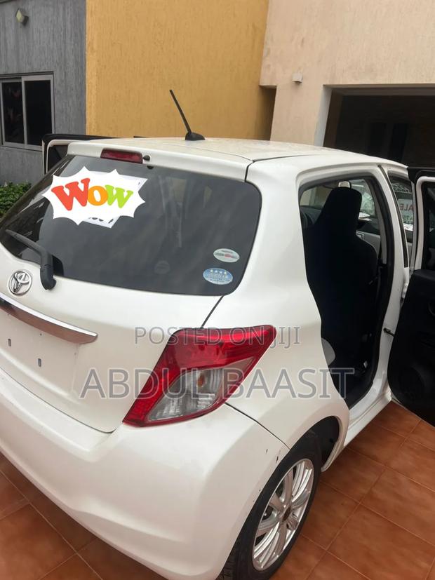 Toyota Vitz 1.5 FWD 5dr 2013 White