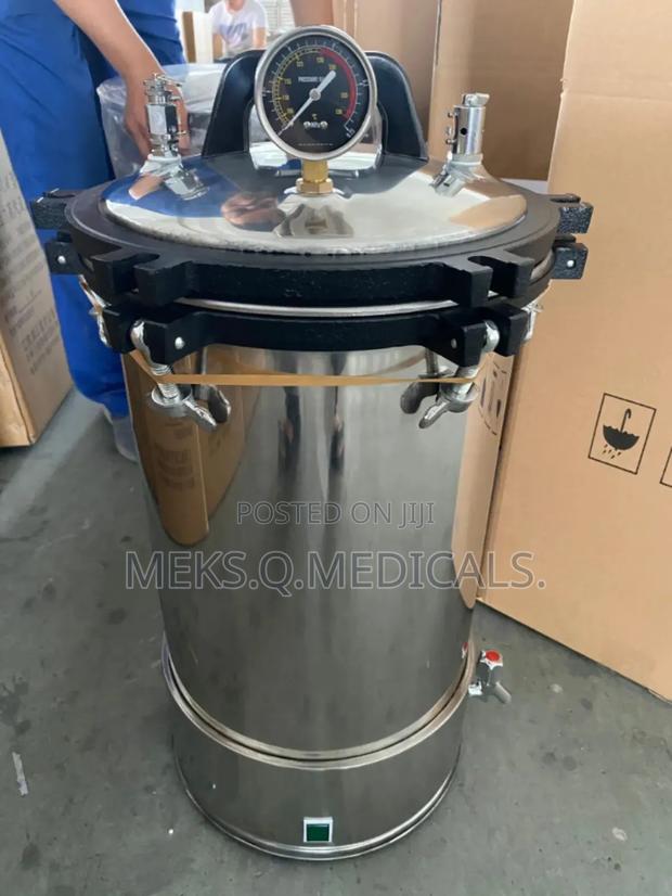 Autoclave Machine 24 L With Timer · Photo 3