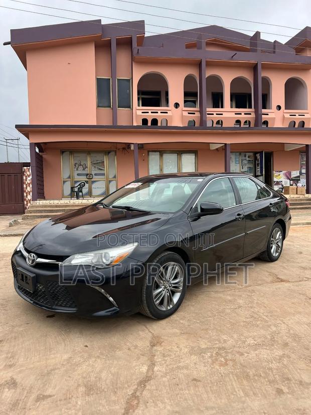 Toyota Camry SE 4dr Sedan (2.5L 4cyl 6A) 2017 Black photo 3