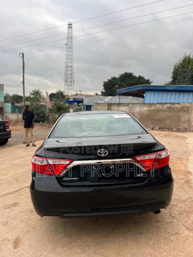 Toyota Camry SE 4dr Sedan (2.5L 4cyl 6A) 2017 Black photo 7