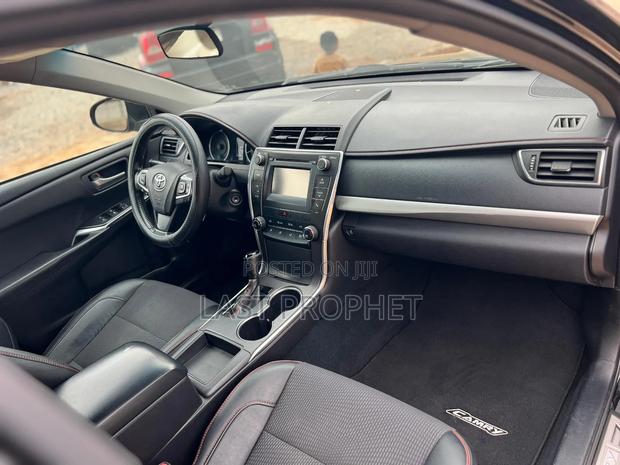 Toyota Camry SE 4dr Sedan (2.5L 4cyl 6A) 2017 Black photo 15
