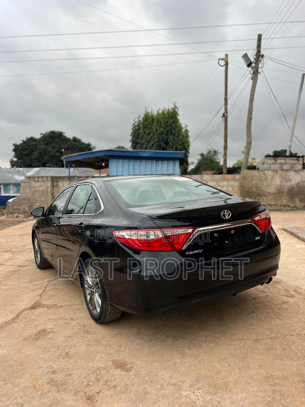 Toyota Camry SE 4dr Sedan (2.5L 4cyl 6A) 2017 Black photo 9