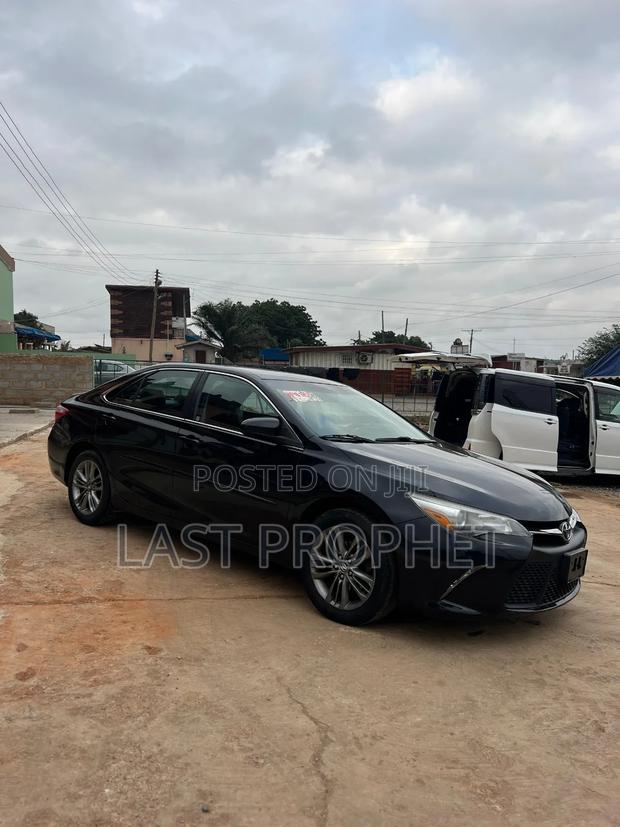 Toyota Camry SE 4dr Sedan (2.5L 4cyl 6A) 2017 Black photo 10