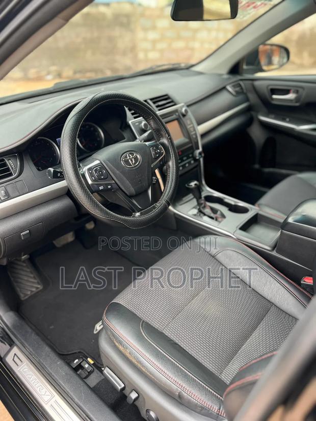 Toyota Camry SE 4dr Sedan (2.5L 4cyl 6A) 2017 Black photo 13