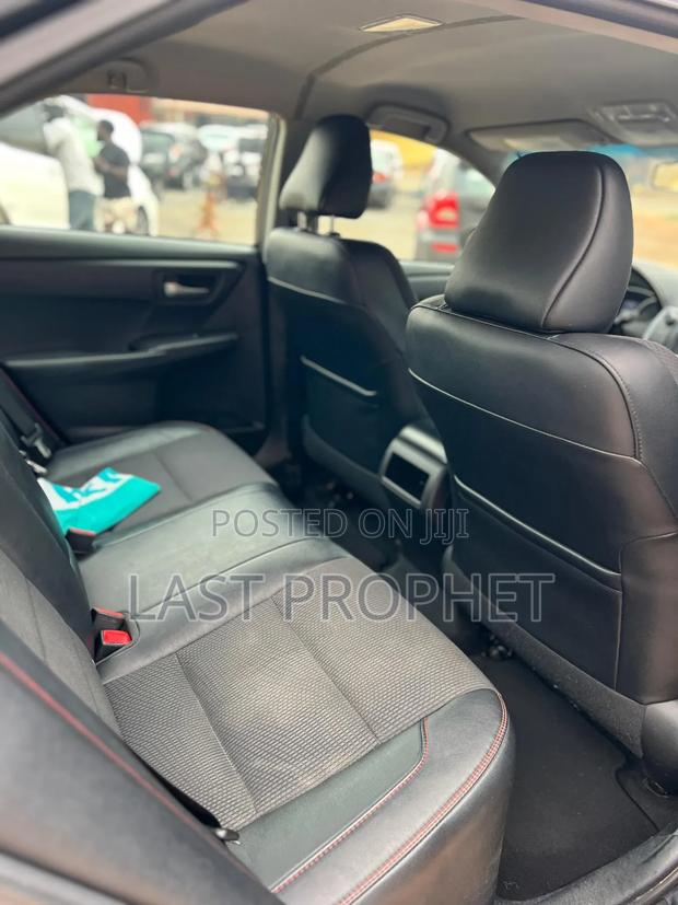 Toyota Camry SE 4dr Sedan (2.5L 4cyl 6A) 2017 Black photo 14