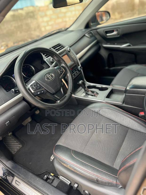 Toyota Camry SE 4dr Sedan (2.5L 4cyl 6A) 2017 Black photo 16