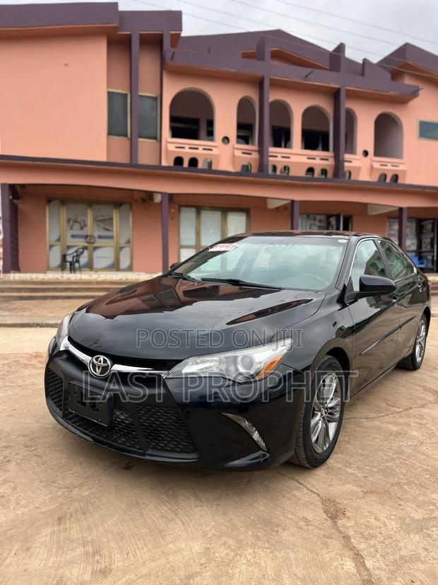 Toyota Camry SE 4dr Sedan (2.5L 4cyl 6A) 2017 Black photo 11