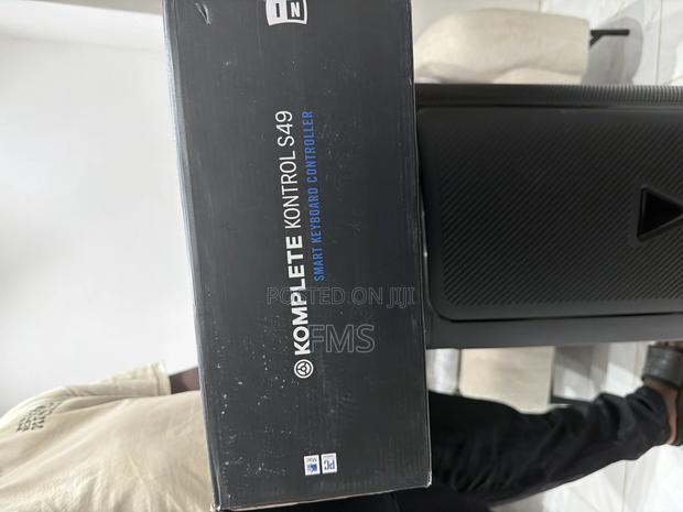 Native Instruments Komplete Kontrol S49 – Smart Keyboard Controller photo 4