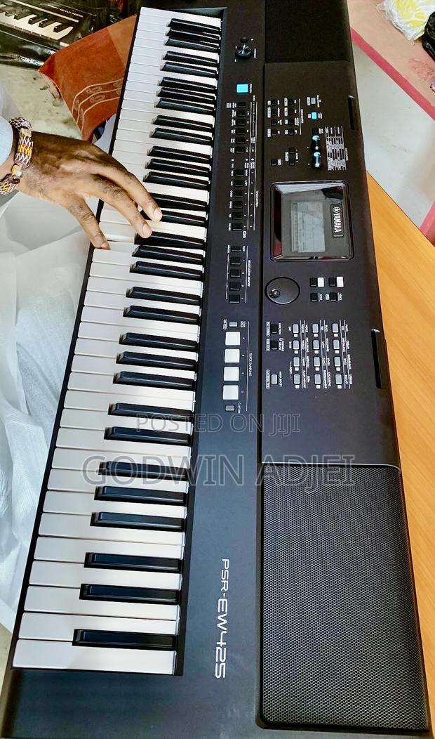 Yamaha PSR Ew425 Keyboard photo 3