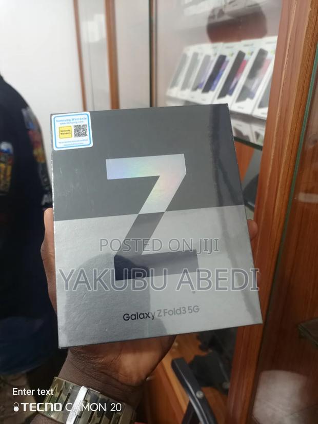 New Samsung Galaxy Z Fold 3 256 GB Black · Photo 3