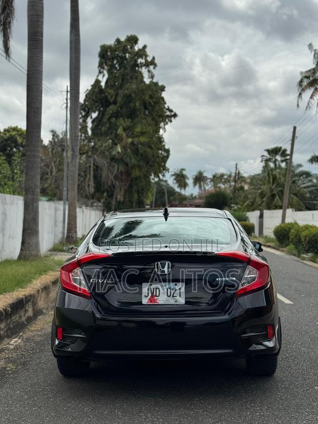 Honda Civic Touring 4dr Sedan (1.5L 4cyl) 2016 Black photo 3