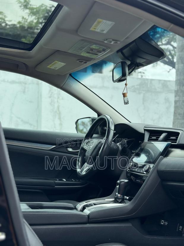 Honda Civic Touring 4dr Sedan (1.5L 4cyl) 2016 Black photo 7