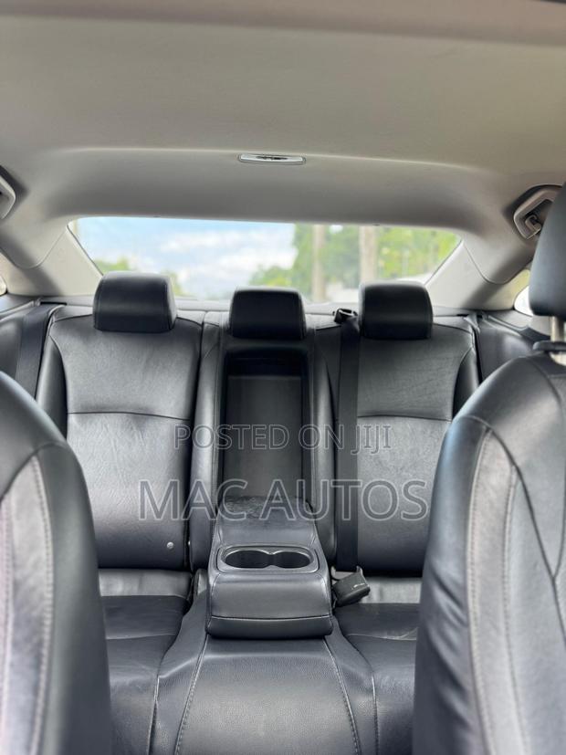 Honda Civic Touring 4dr Sedan (1.5L 4cyl) 2016 Black photo 9