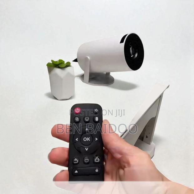 Ultra Hd Smart Projector (Quality Streaming Device) · Photo 4