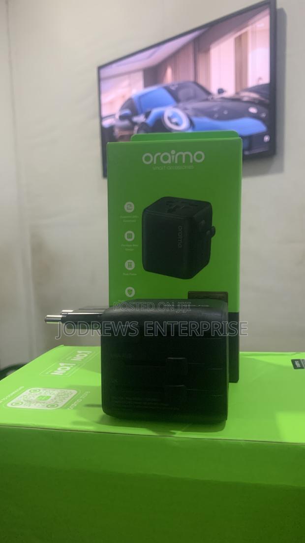 Oraimo Poweromni 251 2500w Multi-plug Travel Converter photo 2