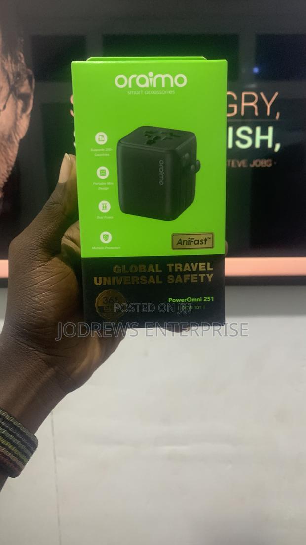 Oraimo Poweromni 251 2500w Multi-plug Travel Converter photo 9