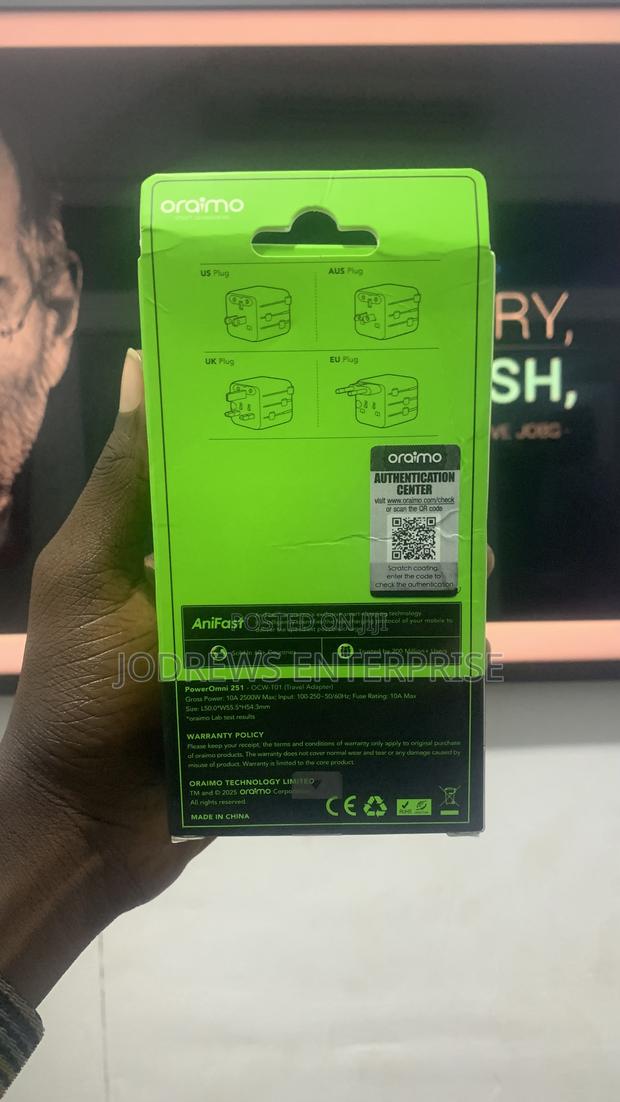 Oraimo Poweromni 251 2500w Multi-plug Travel Converter photo 11