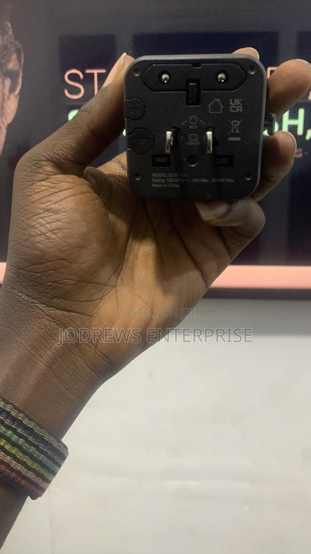 Oraimo Poweromni 251 2500w Multi-plug Travel Converter photo 12