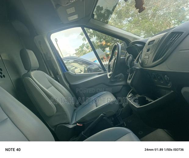 Ford Transit 2012 Blue photo 6