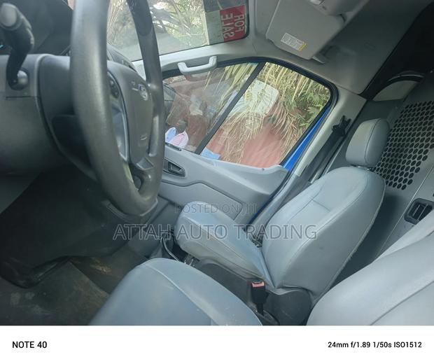Ford Transit 2012 Blue photo 7
